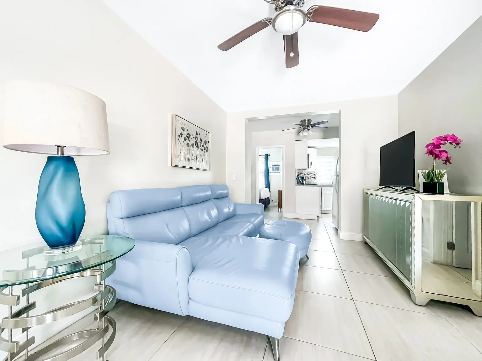2 bed, 1095 sqft, $2,500 — Photo 3
