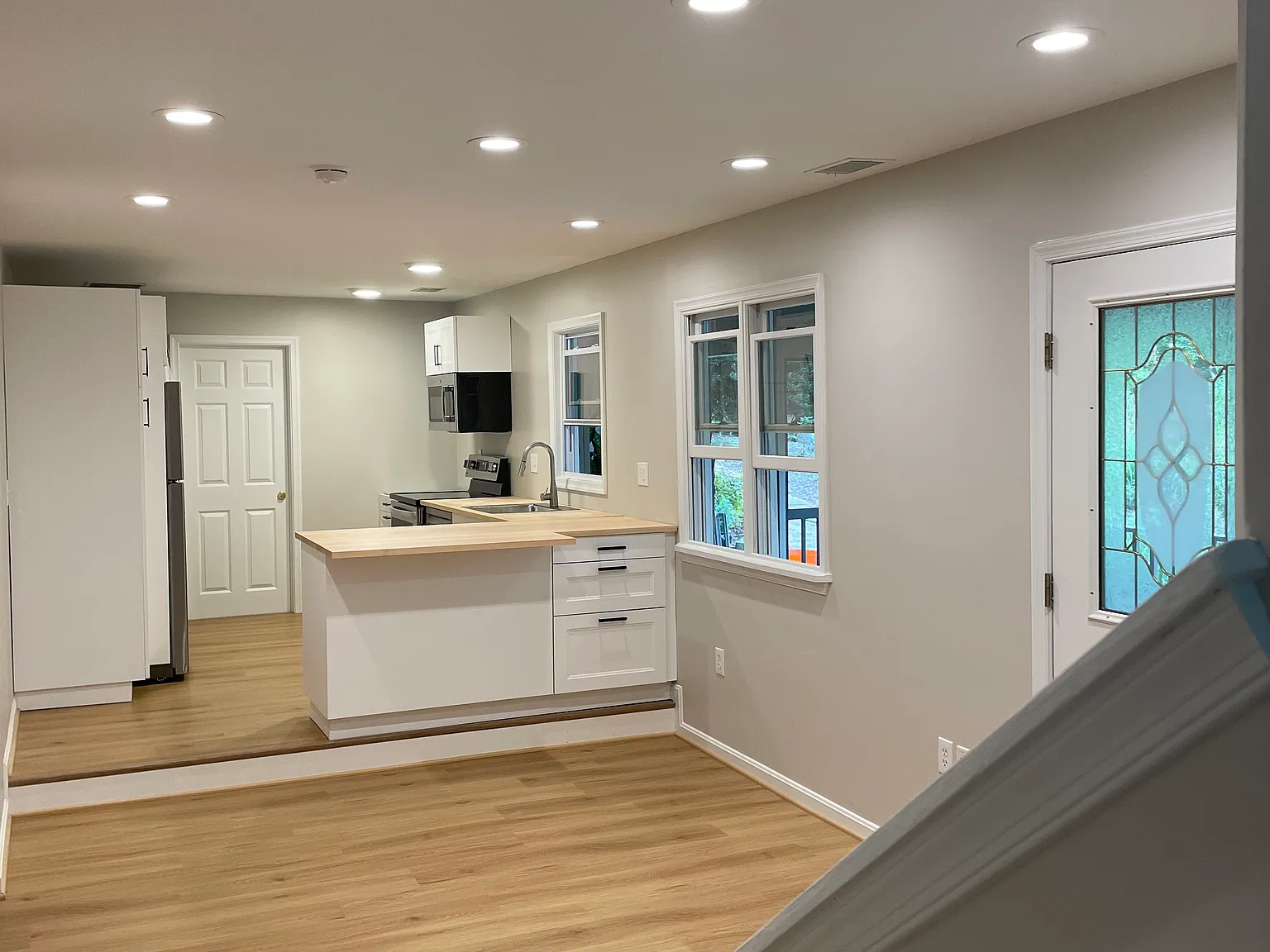 2 bed, 1200 sqft, $2,200 — Photo 1