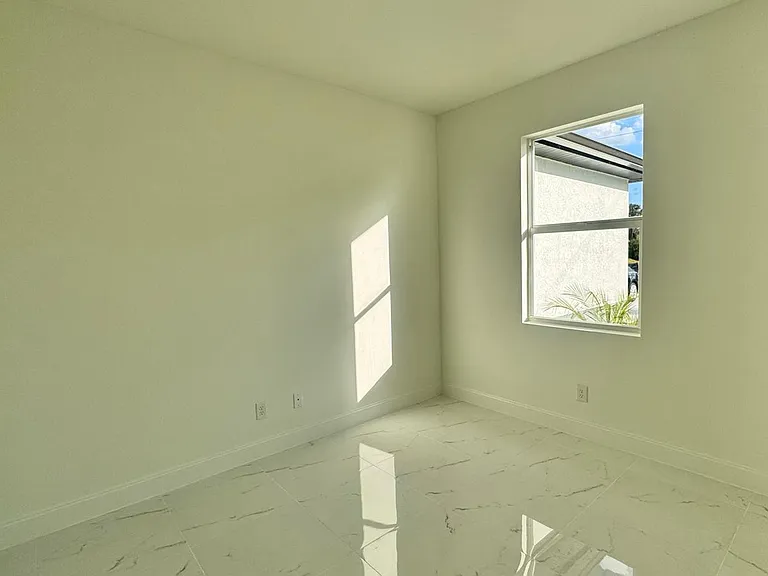 3402 30th St W — Photo 9
