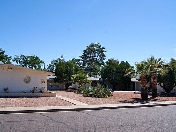 3rd image of 3637 E Glenrosa Ave