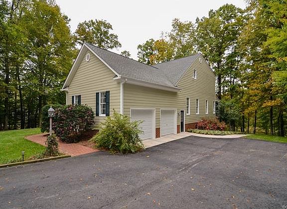 2nd image of 6396 Beaver Ln