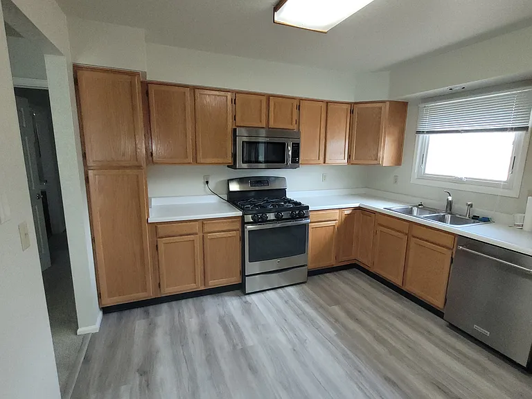 9214 Winona Ct — Photo 8