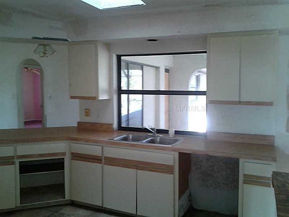 4th image of 179 Capatola St