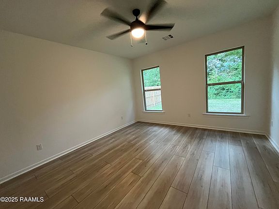 4th image of 304 Cainwood Ct