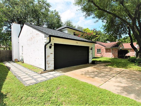 3rd image of 9611 Poynes Dr