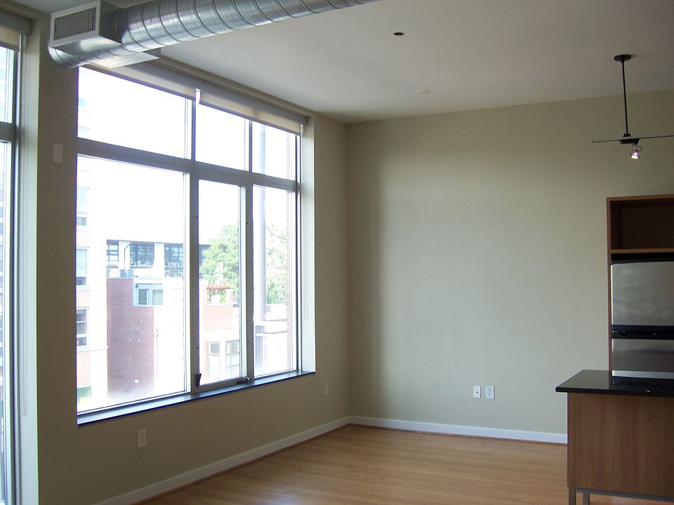 Living/Dining Area