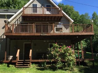 87 B Hill Rd, Pownal, VT 05261
