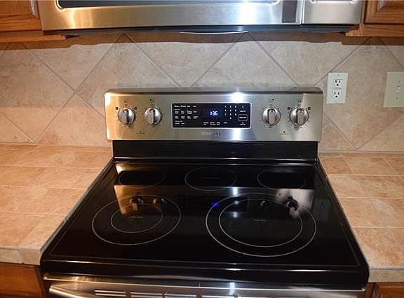 2nd image of 1103 Hidden Glade Dr