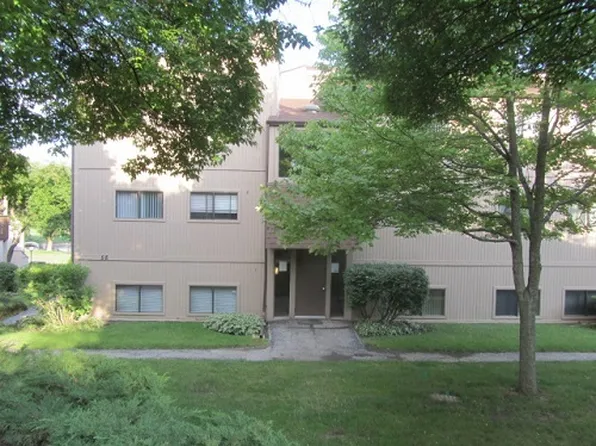 58 Vail Colony APT 4, Fox Lake, IL 60020