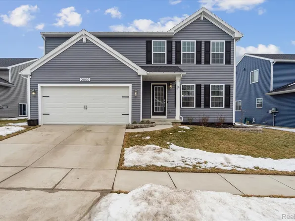 2800 Sycamore River Dr, Fowlerville, MI 48836