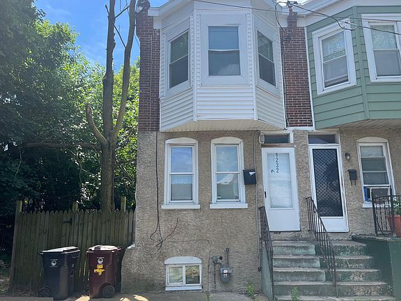 2nd image of 1232 Peach St