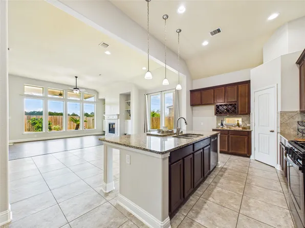 2135 Llerena Ln, League City, TX 77573