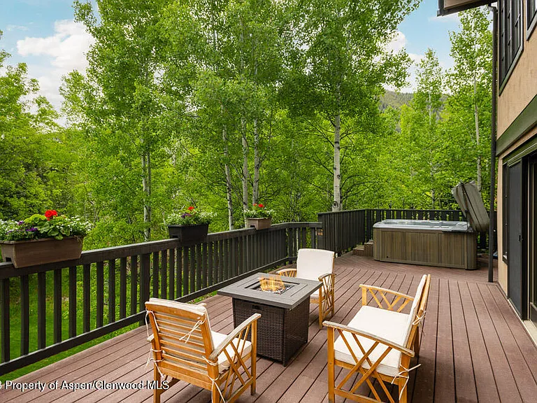 64 Eastwood Dr — Photo 23