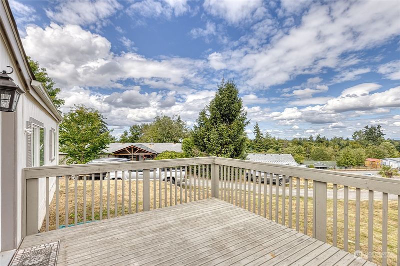 4th image of 9918 237th Street Ct E