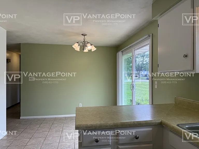 827 Glenpark Dr — Photo 9