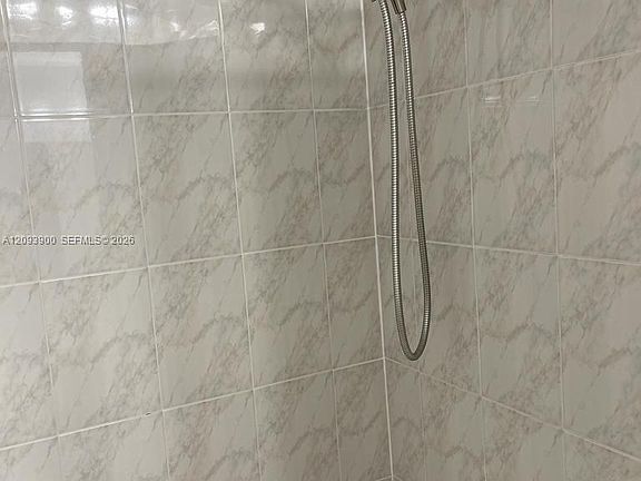 3rd image of 724 NE 4th St APT 8