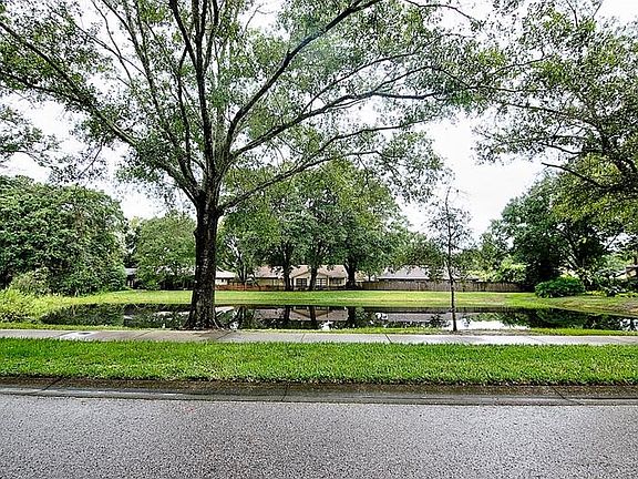 4th image of 14919 Devonshire Woods Pl