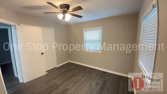 5714 NE 49th St — Photo 12