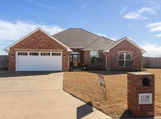 1110 Apple Creek Dr, Elgin, OK 73538