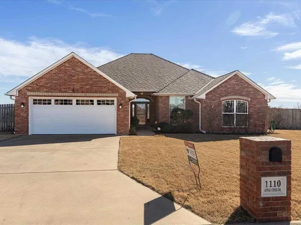 1110 Apple Creek Dr, Elgin, OK 73538