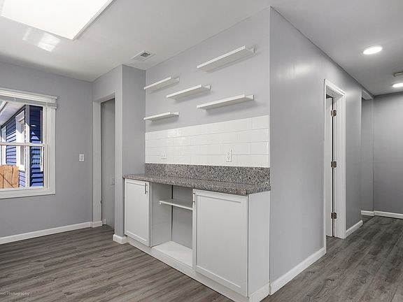 4th image of 353 W 15th Pl
