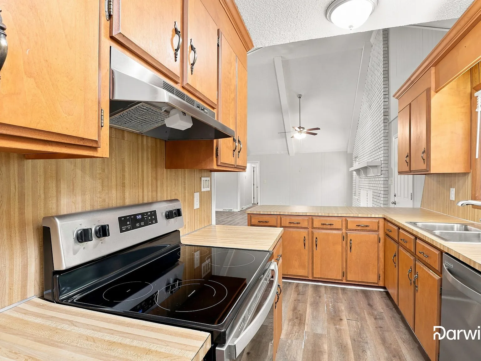 3 bed, 2.0 bath, 1662 sqft, $2,080 — Photo 4