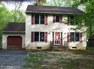 44 Dogwood Ln, Bushkill, PA 18324