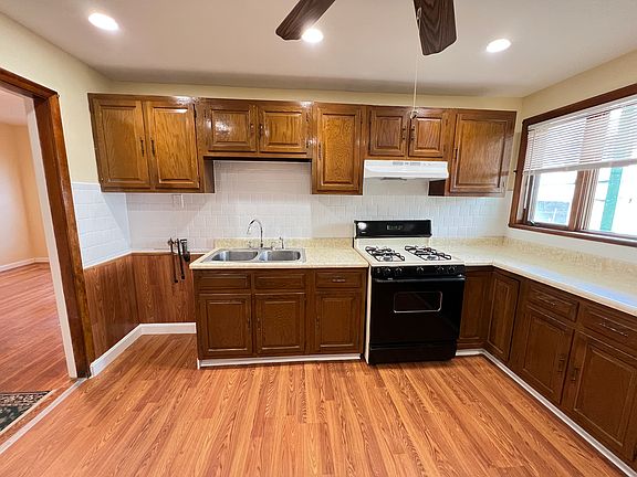 2nd image of 227 Holland St #3