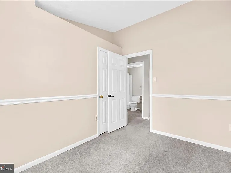 577 Quaker Ridge Ct — Photo 16