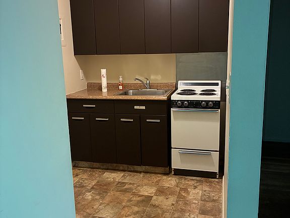 4th image of 17939 Lakeshore Blvd #204