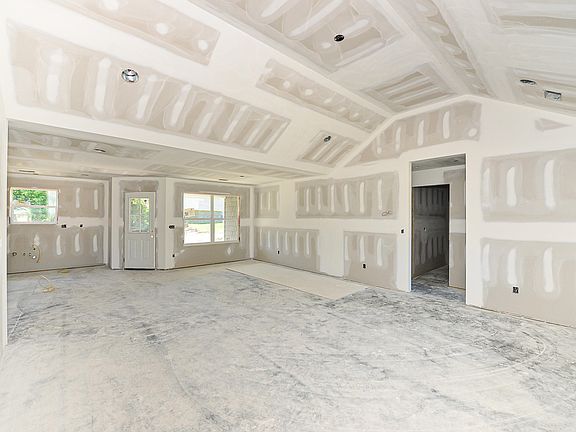 4th image of 1805 Gallery Dr