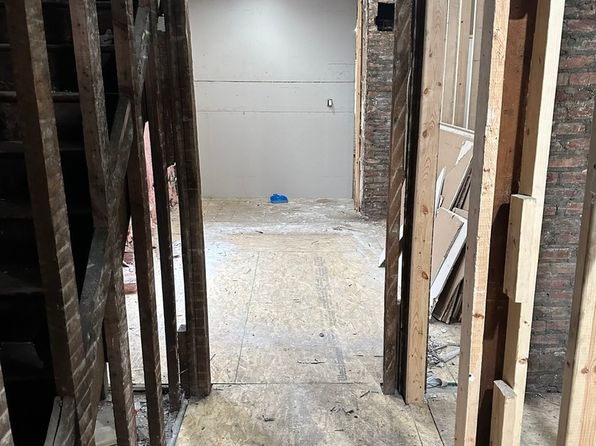 chicago-illinois-2071988333 picture