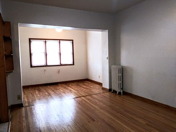 2nd image of 703 W Cornelia Ave APT 2r