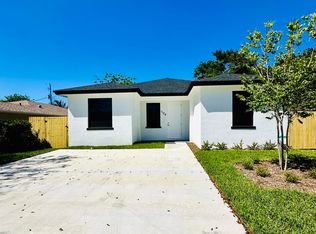 1124 W 32nd St, Riviera Beach, FL 33404