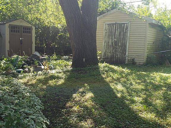 3rd image of 15430 Dorchester Ave