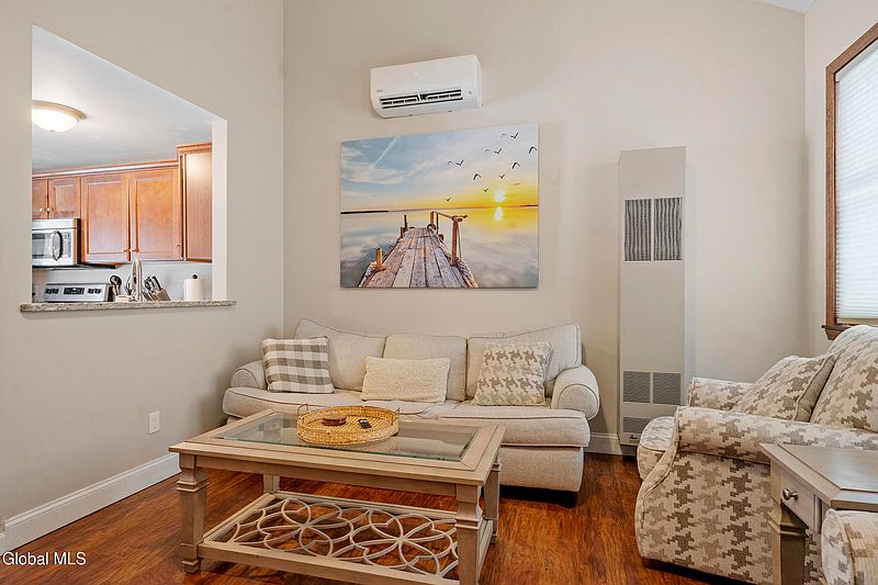 4th image of 79 Pepperbush Place