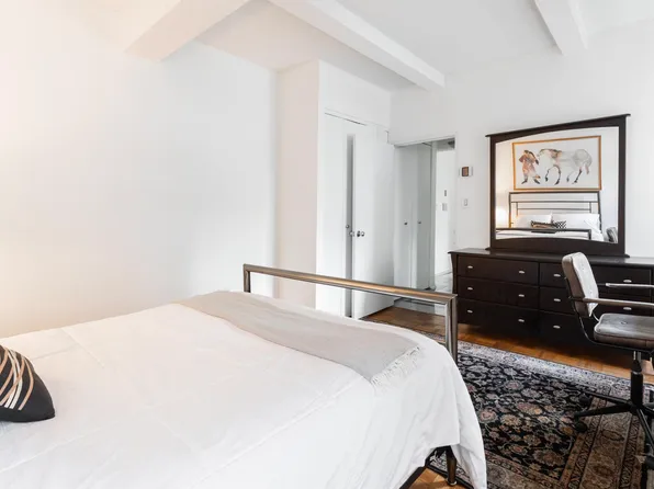 150 West 51st Street image 3 of 17