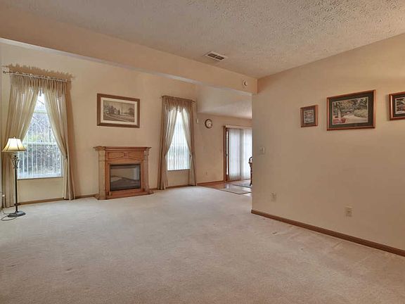 2nd image of 3912 Rosette Dr
