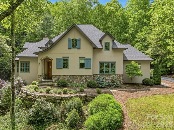732 Streamside Dr, Arden, NC 28704