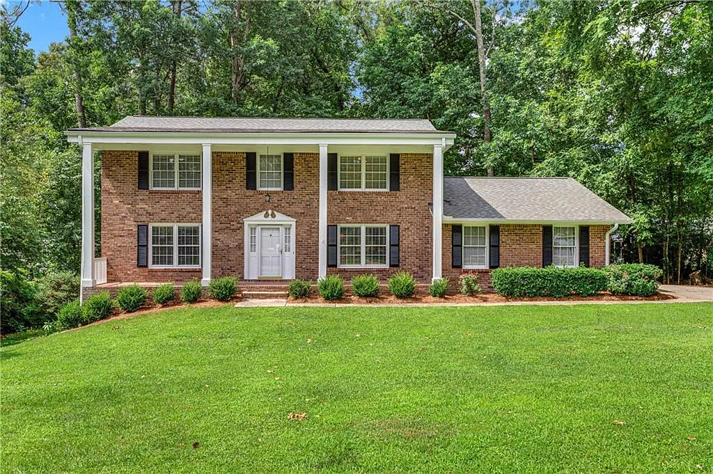 4 bed, 2.5 bath, 2382 sqft, $3,500 — Photo 1