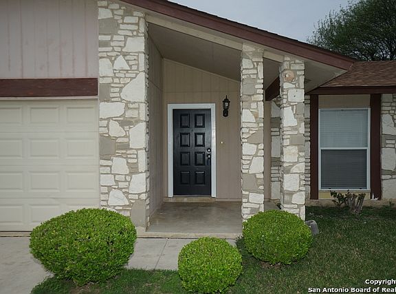 2nd image of 6739 Country Field Dr
