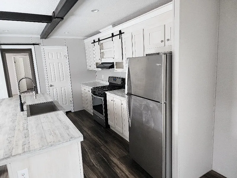 3 bed, 1216 sqft, $1,299 — Photo 2