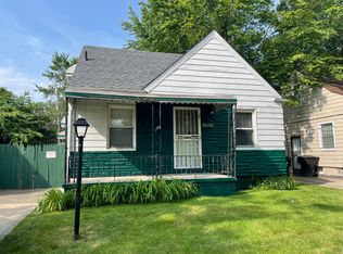 20218 McCormick St, Grosse Pointe, MI 48224