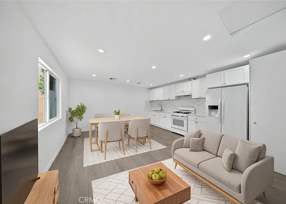 1316 1/2 Carlton Dr