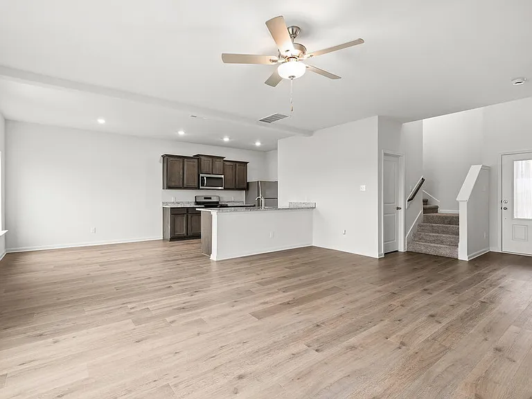 305 Julian Davis Dr — Photo 9