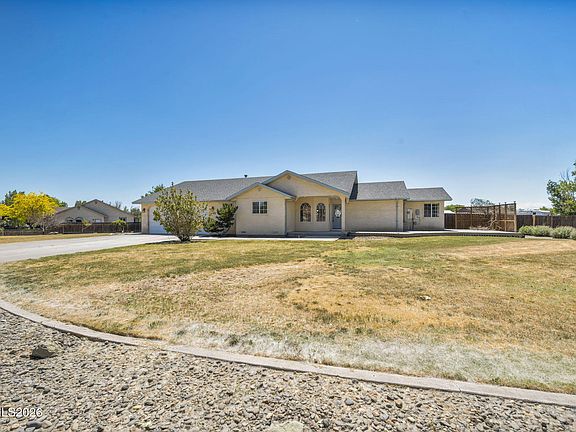 3rd image of 1221 Golden Park Way