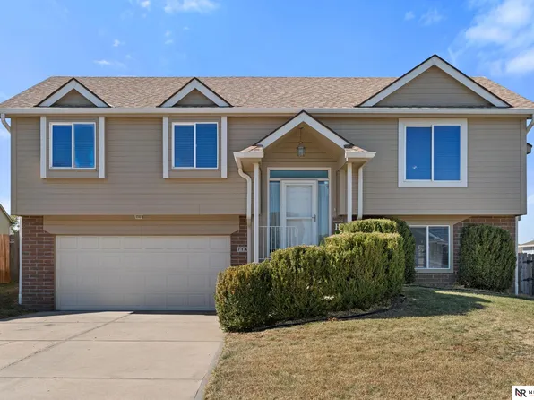 714 Tupelo Ln, Papillion, NE 68133