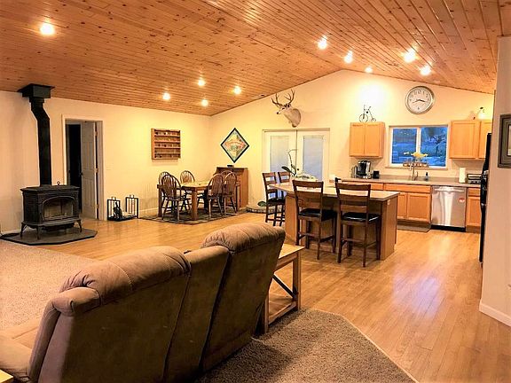 5th image of 233 Montair Dr