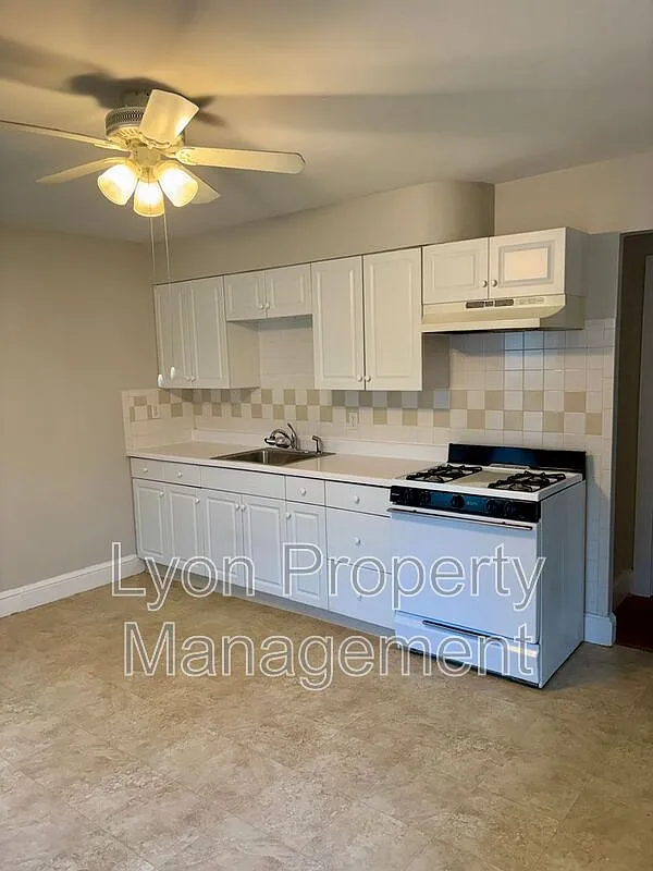 1 bed, 1.0 bath, $1,350 — Photo 1