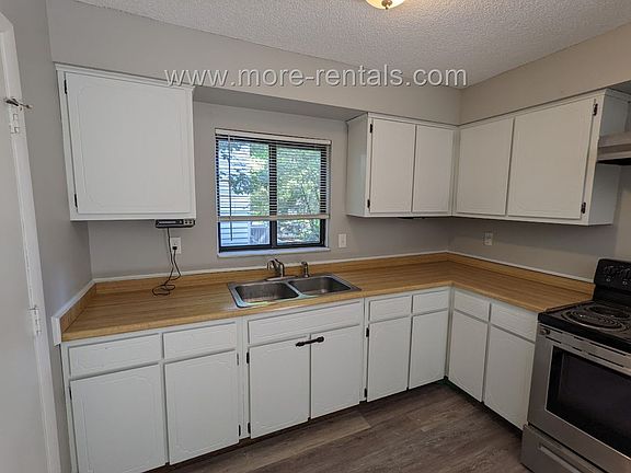 5th image of 8504 Seabright Dr